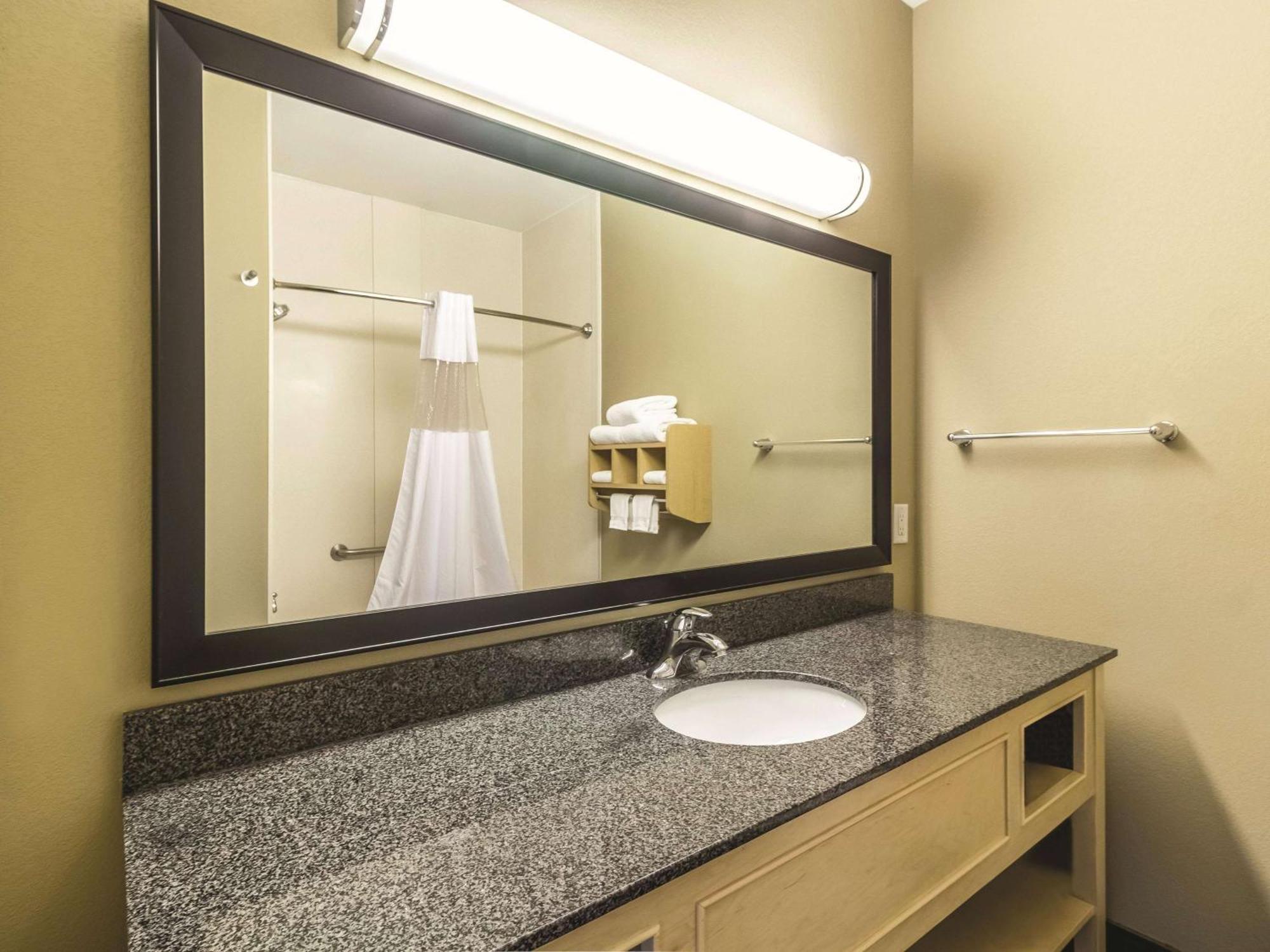 מלון La Quinta By Wyndham Fargo-Medical Center מראה חיצוני תמונה
